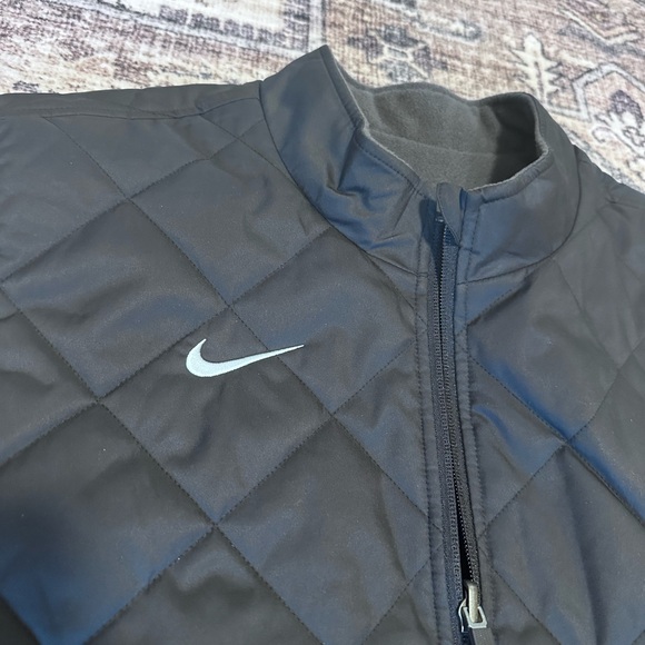 Nike Men's Black Quilted Reversible Vest NEVER WORN - Picture 2 of 3